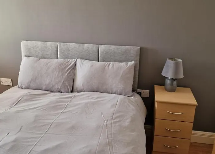 Luxury Hawthorns سلايغو